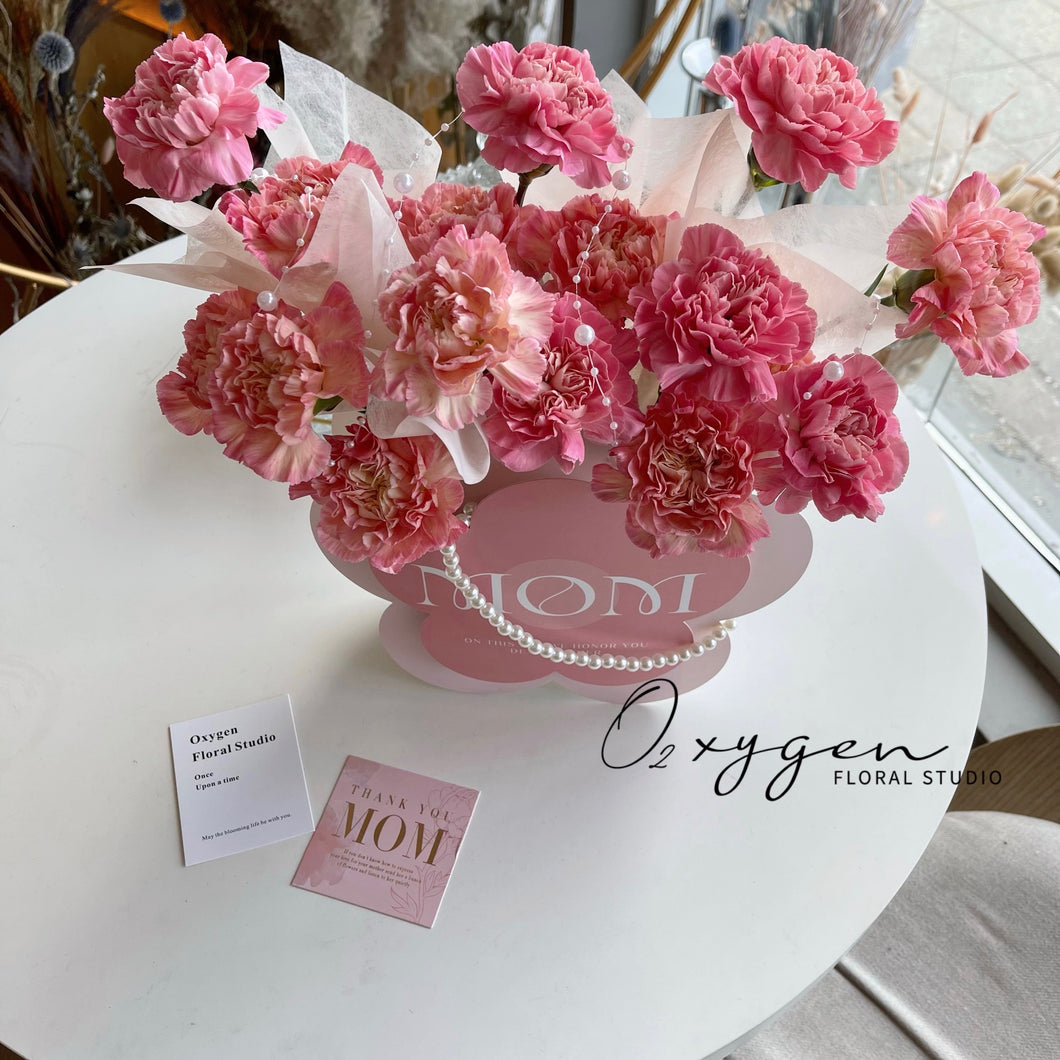 M05. pink box
