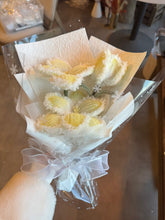 Load image into Gallery viewer, Twist Tulip Bouquet mini
