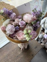 Load image into Gallery viewer, M11. Sweet lavender peonies
