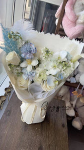Creamy Blue Mix Bouquet