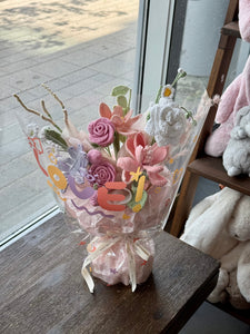 KT05. Playful Round Bouquet