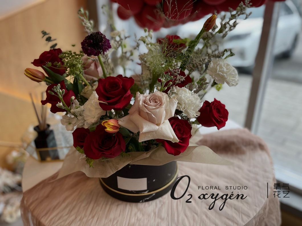 M11 fancy flower box（black&red） – Oxygen floral studio